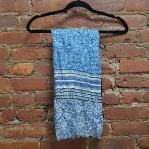 Blue & white patterned scarf